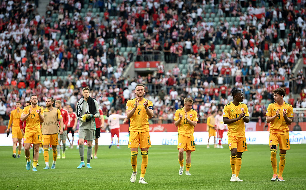 欧洲赛事风云再起，球员斗志昂扬的简单介绍