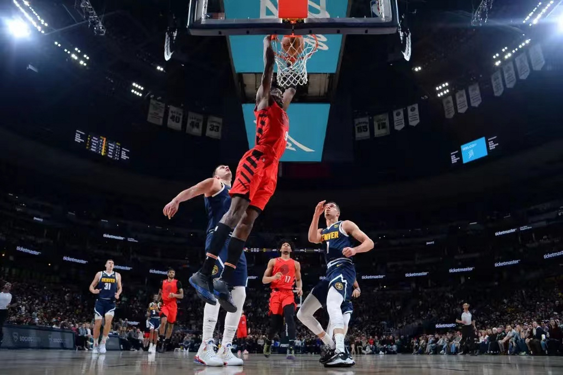 开拓者不敌老鹰，利拉德再度砍下全队最高分