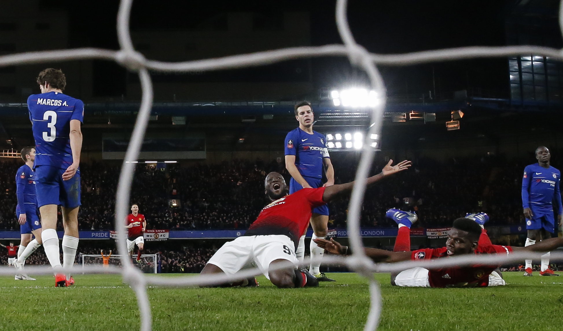 关于职业足球比赛抢先看：精彩比赛幕前球员表现亮眼的信息