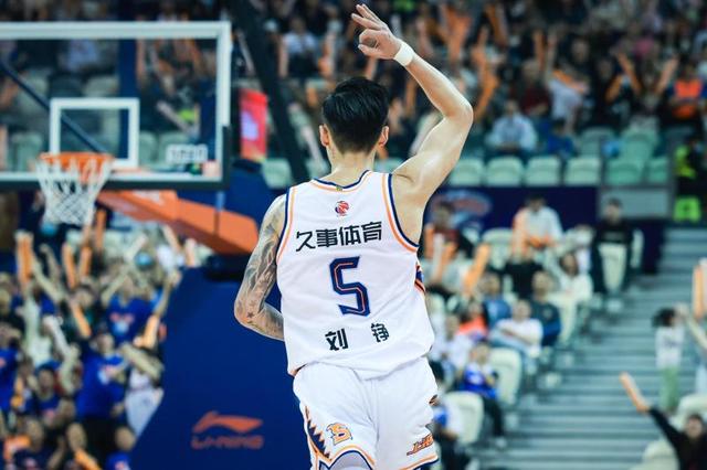 湖南男篮惊险过关，赢得一场来之不易的胜利