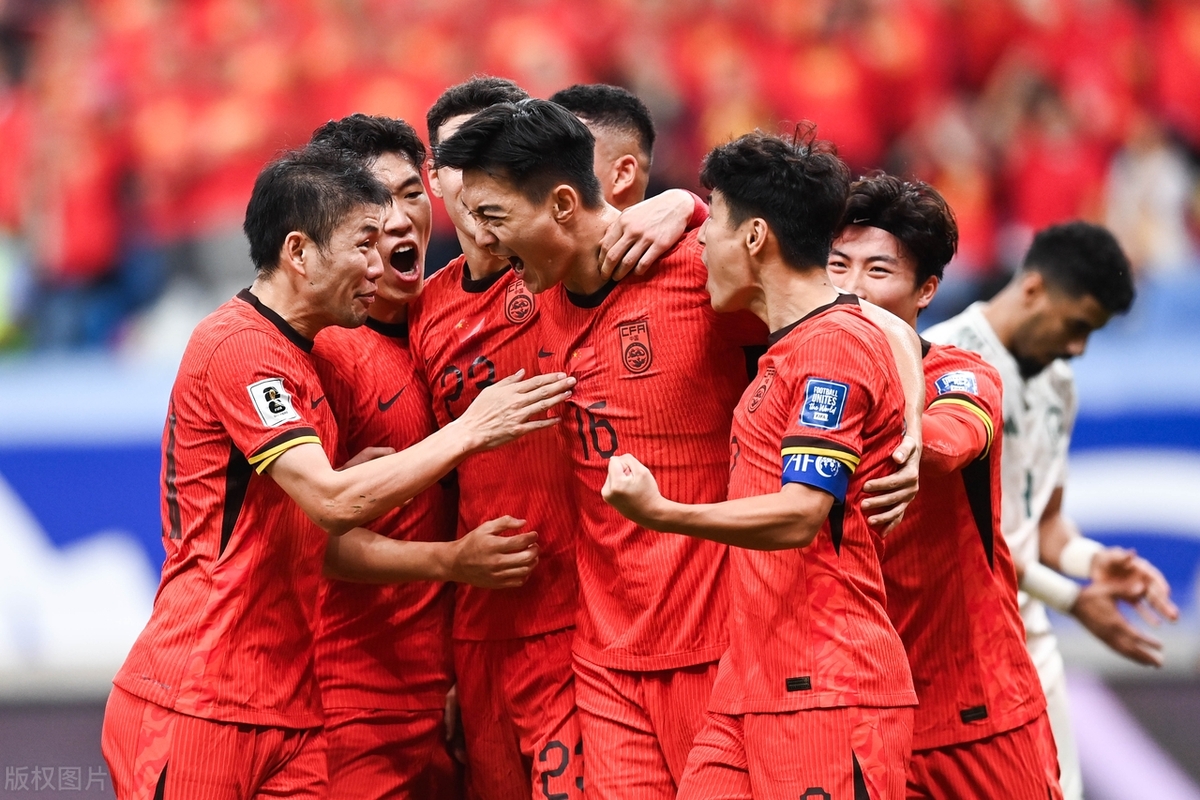 关于足球赛事热浪袭卷，球迷翘首期待的信息