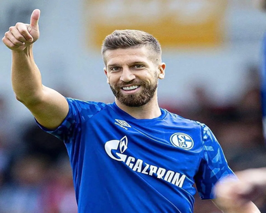 包含沙尔克逼平门兴格拉德巴赫，战术稳健的词条