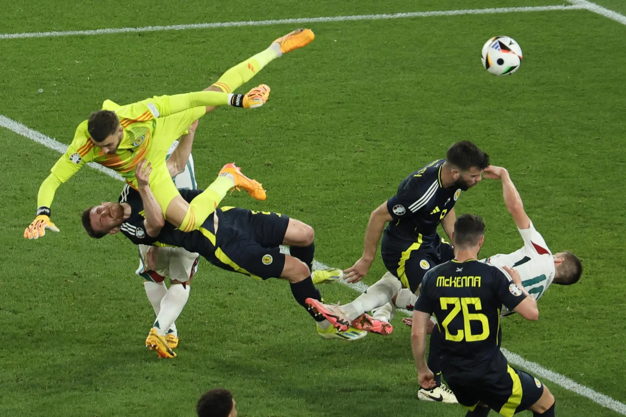 欧国联联赛赛场上的剧烈碰撞