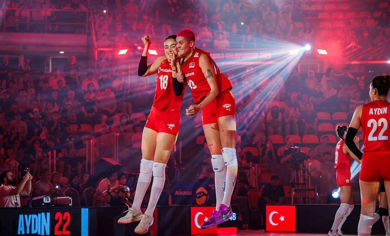 土耳其队逆转比赛，晋级到下一轮比赛