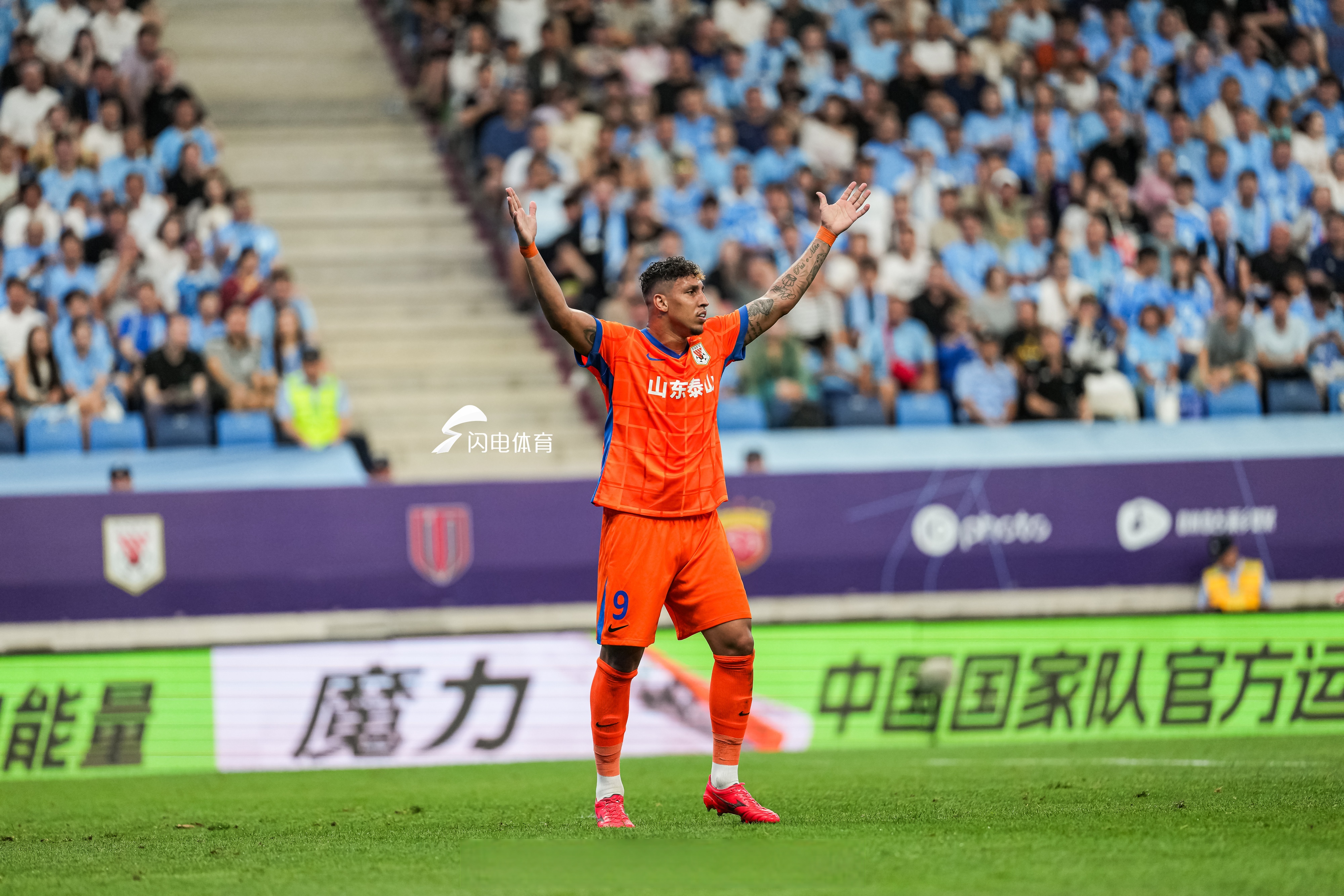 布雷斯特神勇发挥，德甲斩获重要胜利的简单介绍