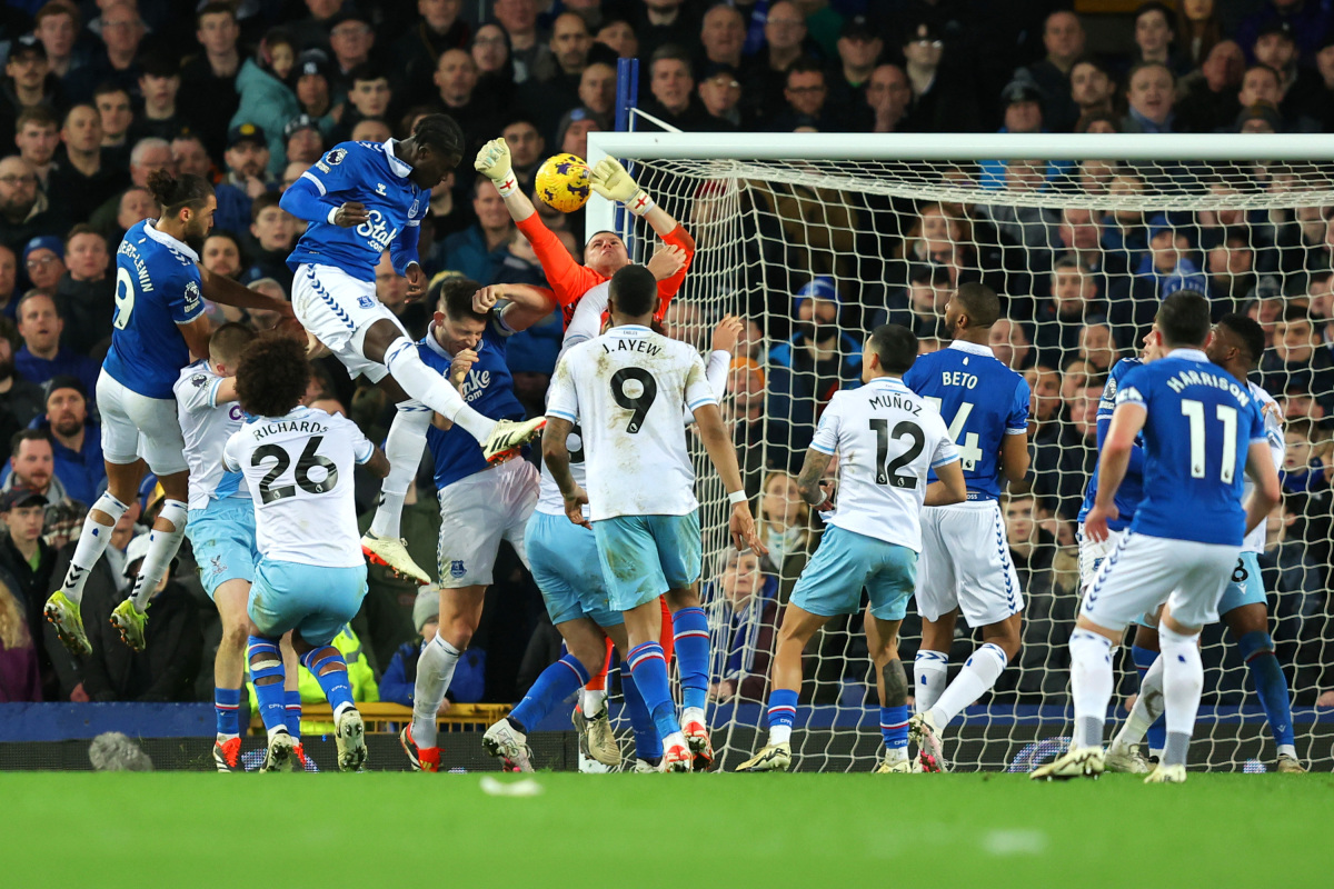 阿贾克斯胜负战，球场上演进攻大战的简单介绍