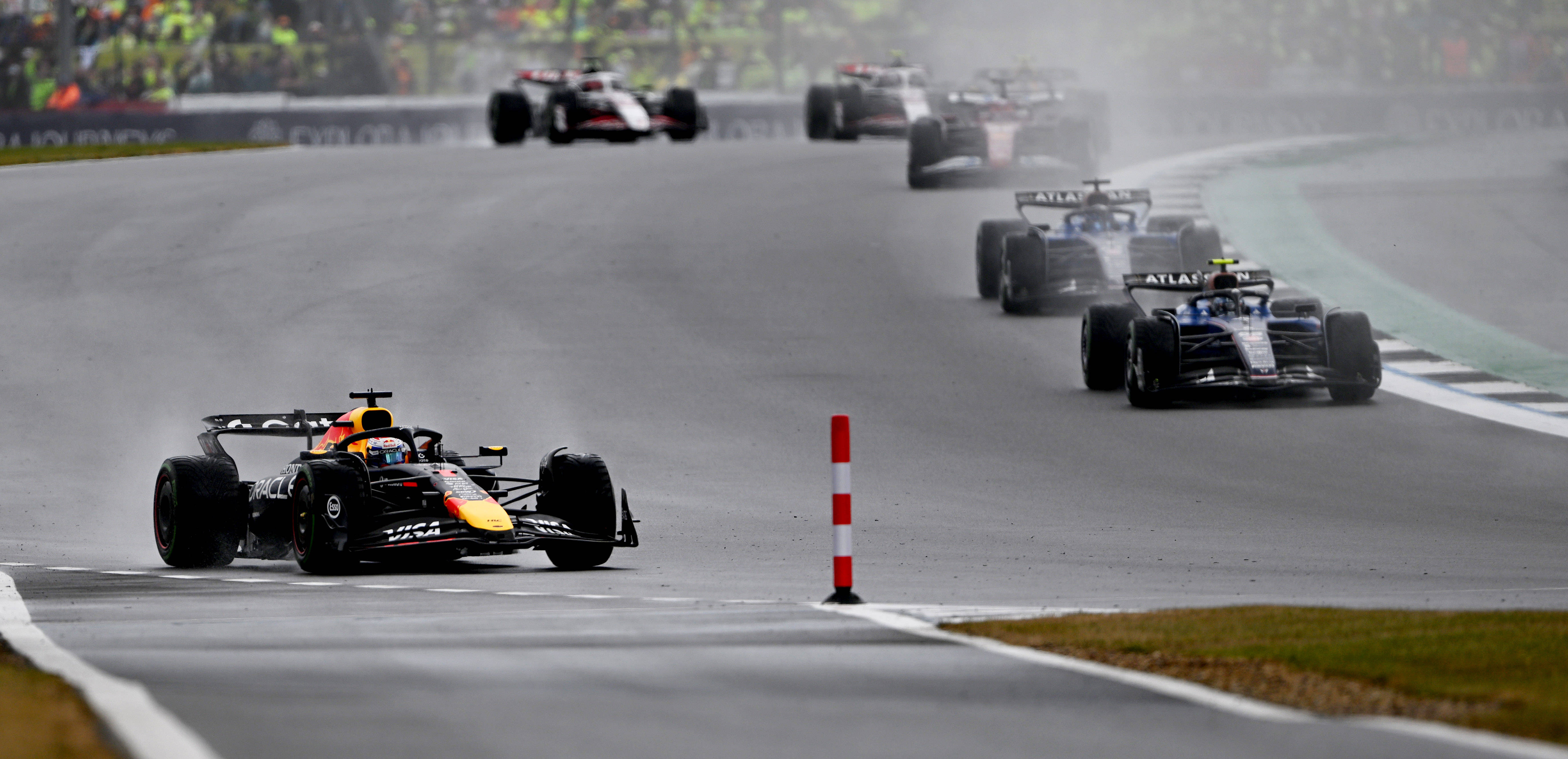 熊猫体育-关于索伯车队轻取阿斯顿马丁，维斯塔潘统治全场的信息