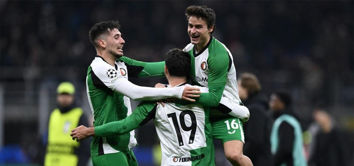 拜仁翻盘国际米兰，范佩西高光表现的简单介绍