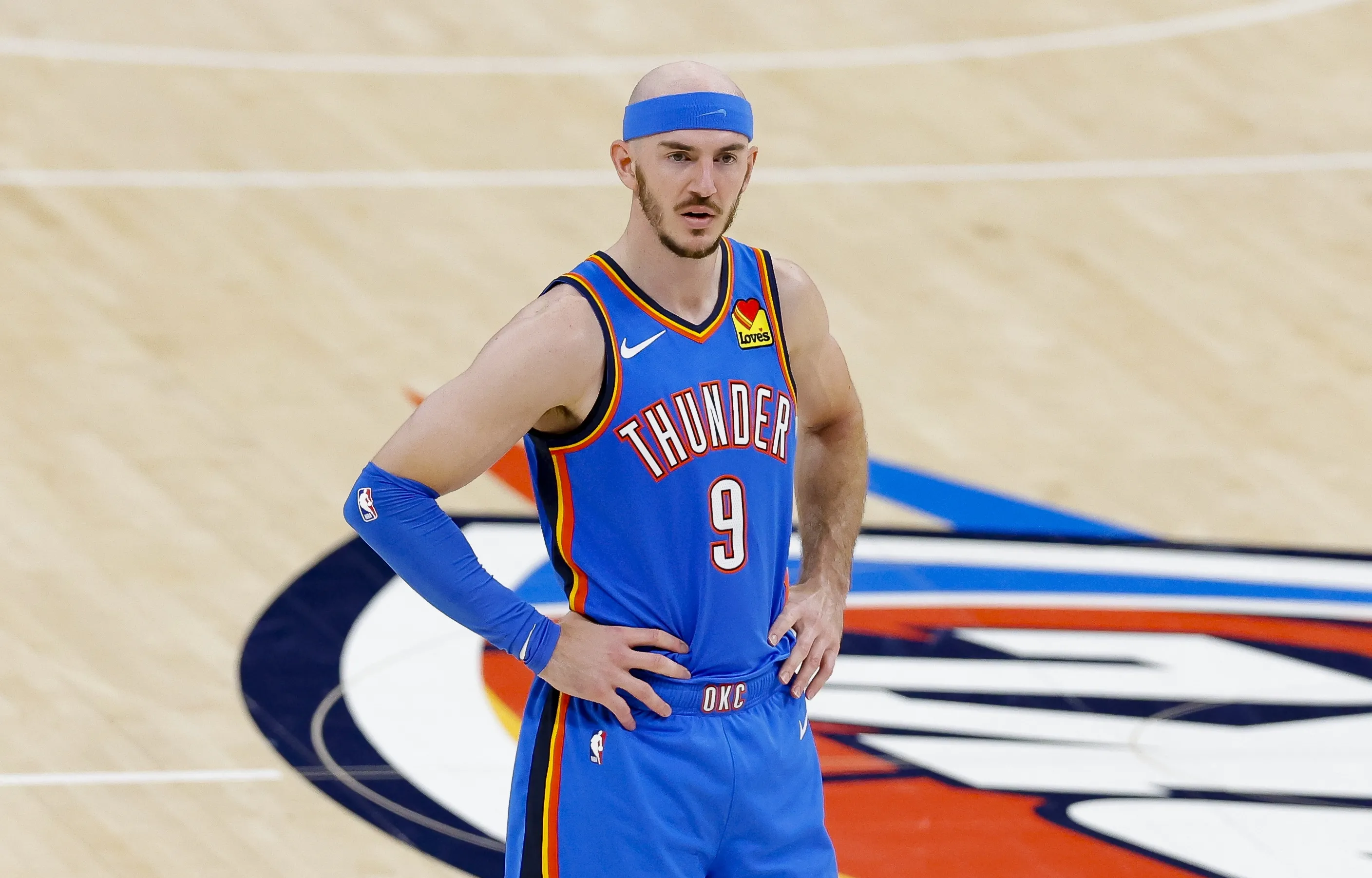 雷霆完胜独行侠,米尔萨普制霸全场 雷霆完胜独行侠,米尔萨普制霸全场