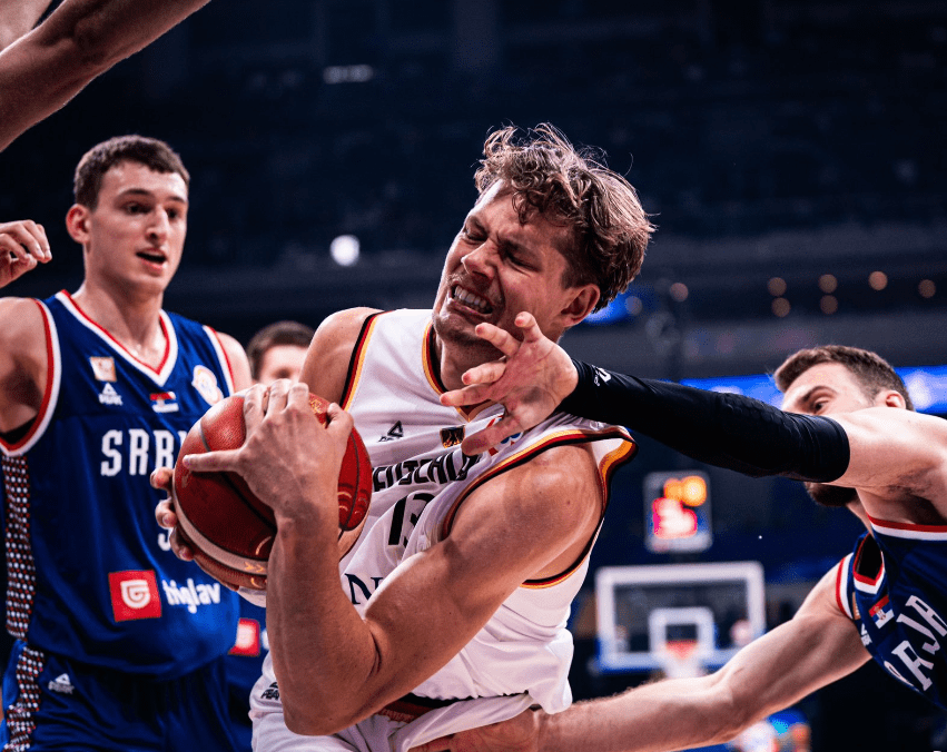 包含中国男篮力克湖人B队,萨姆·米切尔绝境逆转的词条 包含中国男篮力克湖人B队,萨姆·米切尔绝境逆转的词条