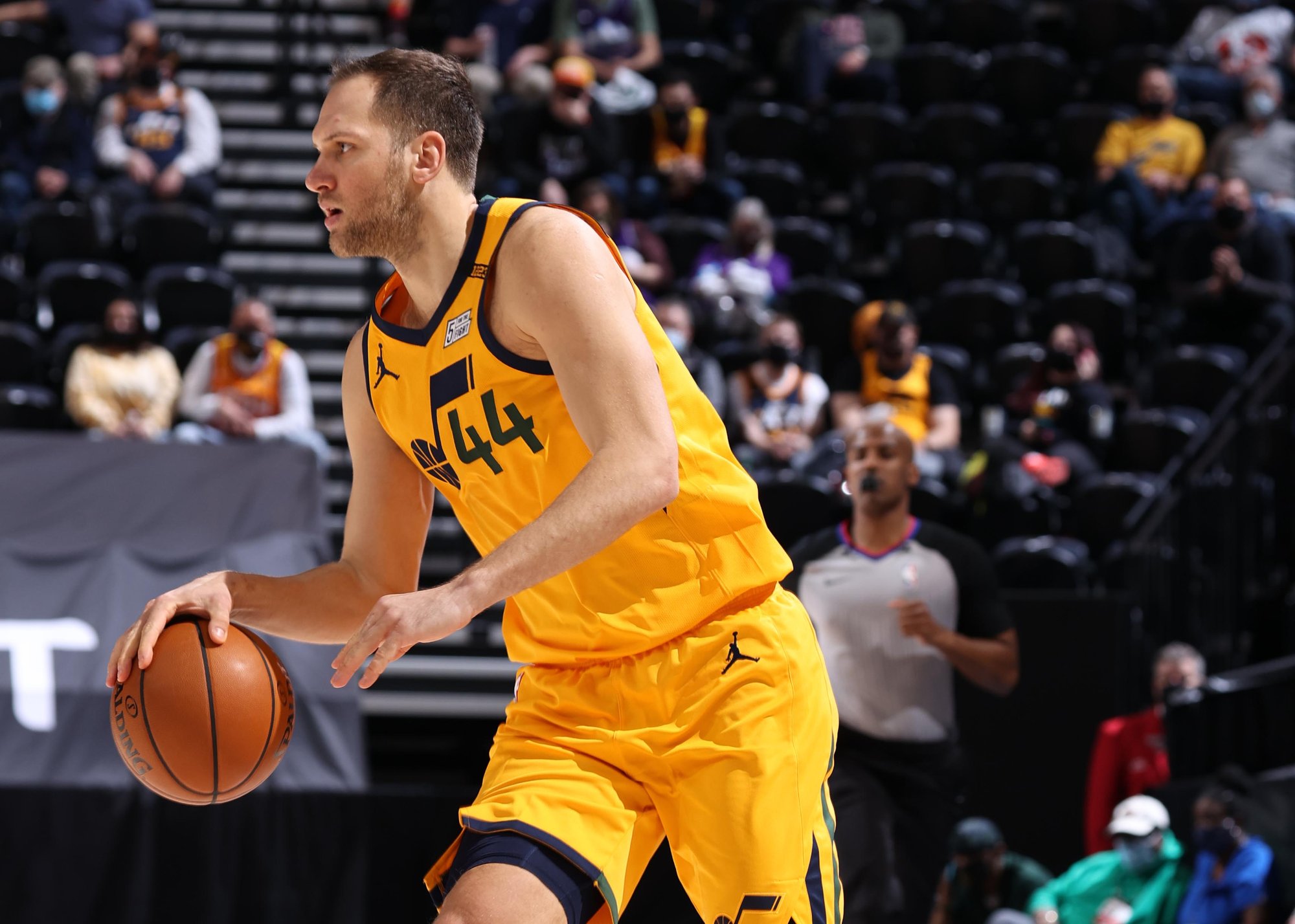 包含中国男篮力克湖人B队,萨姆·米切尔绝境逆转的词条 包含中国男篮力克湖人B队,萨姆·米切尔绝境逆转的词条