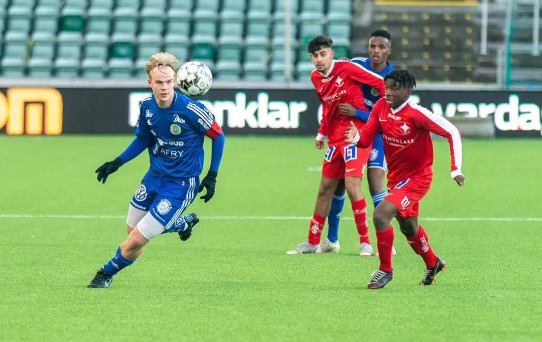 华尔夫斯比格取得关键胜利，摆脱降级区